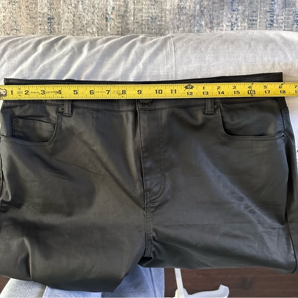 ELOQUII Coated Black Denim Jeans Women’s Size 14 Straight Leg NWT - Picture 6 of 7